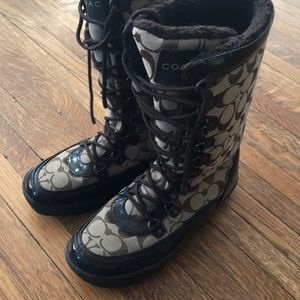 Authentic COACH boots Peggey 8B